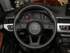 2019款Sportback 40 TFSI 时尚型 方向盘