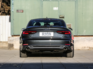 2019款Sportback 45 TFSI 运动型 正后	