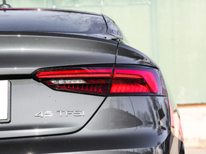 2019款Sportback 45 TFSI 运动型 尾灯
