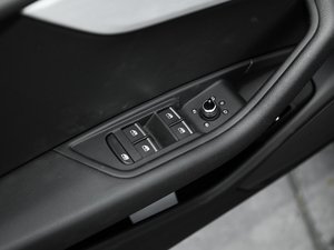 2019款Sportback 45 TFSI 运动型 主驾车窗控制区	