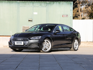 2019款Sportback 45 TFSI 运动型 左前45度