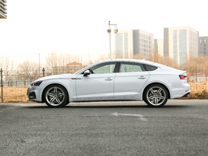 2019款Sportback 45 TFSI quattro 运动型 正侧（左）