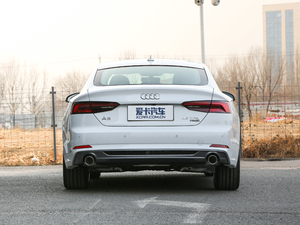 2019款Sportback 45 TFSI quattro 运动型 正后	