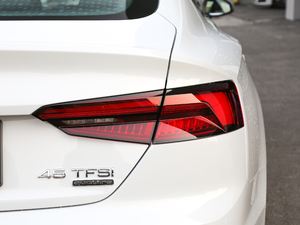 2019款Sportback 45 TFSI quattro 运动型 尾灯
