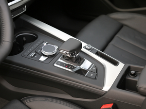 2019款Sportback 45 TFSI quattro 运动型 换挡杆