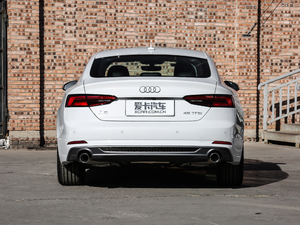 2019款Sportback 45 TFSI 时尚型 正后	