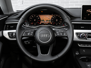 2019款Sportback 45 TFSI 时尚型 方向盘