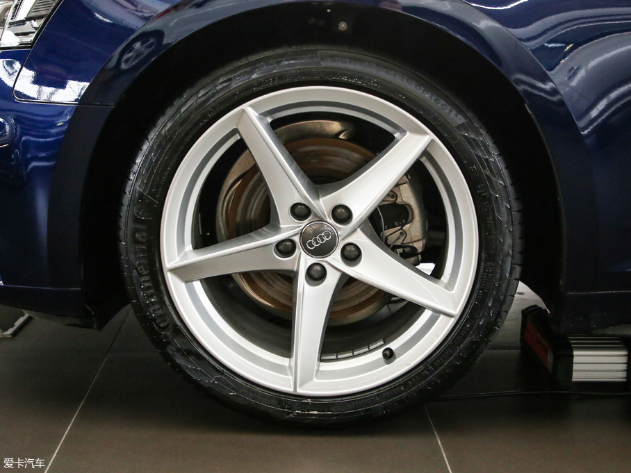 2019WA5 Coupe Coupe 40 TFSI r V