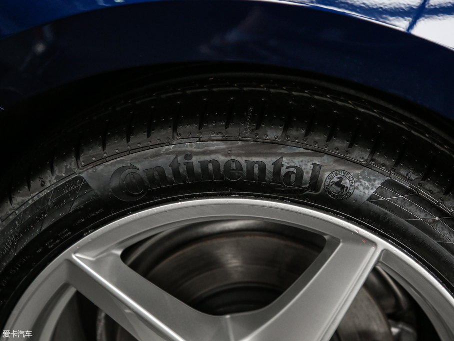 2019WA5 Coupe Coupe 40 TFSI r V