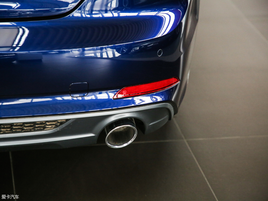 2019WA5 Coupe Coupe 40 TFSI r V