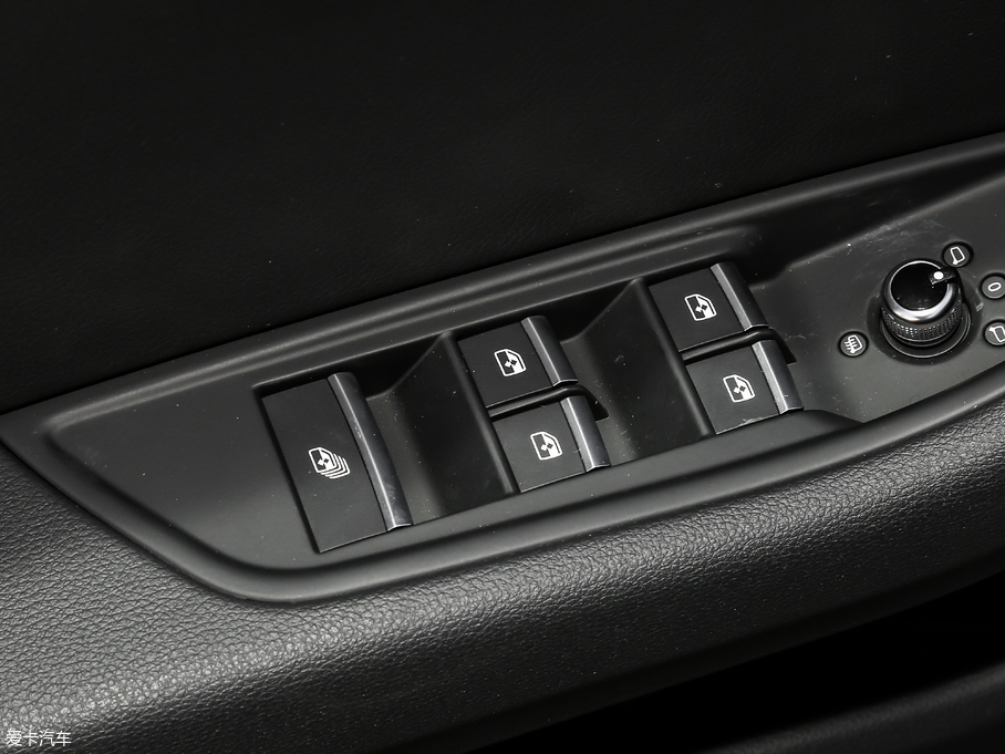 2019��W��A5 Cabriolet Cabriolet 40 TFSI �r���� ��V