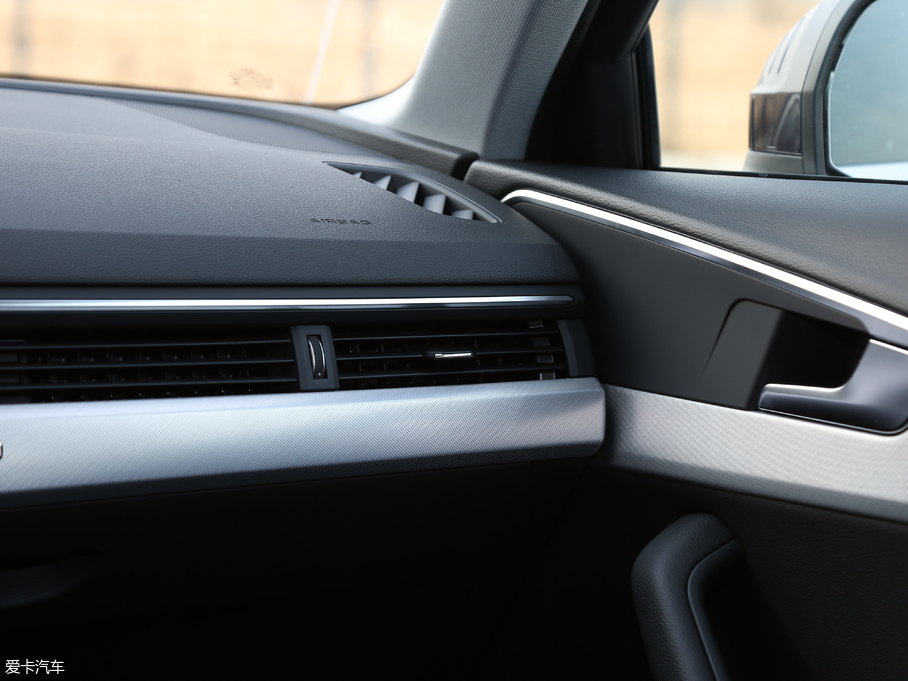 2019?yun)WA4(M(jn)) 45 TFSI allroad quattro r(sh)