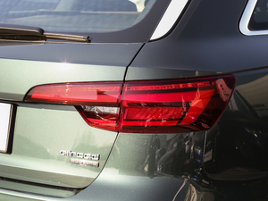 201945 TFSI allroad quattro \ ^