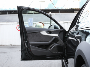 201945 TFSI allroad quattro \ {λ܇T