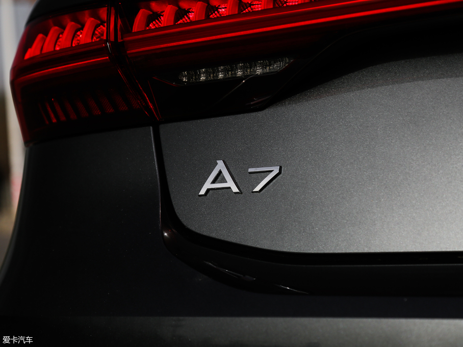 2019WA7 55 TFSI quattro Ӹ