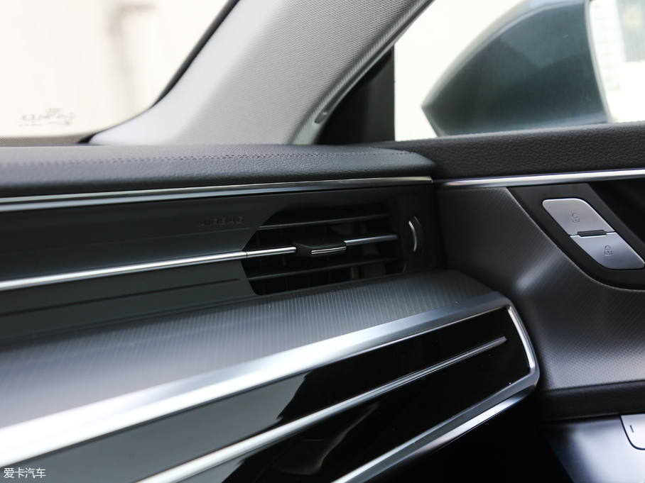 2019WA7 55 TFSI quattro Ӹ