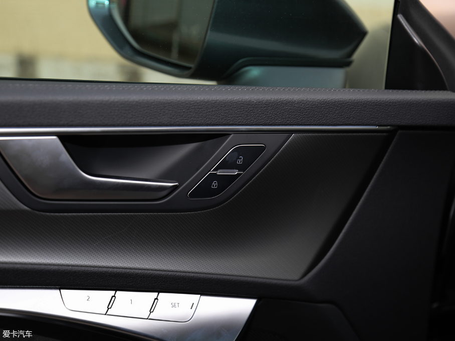 2019?yun)WA7 55 TFSI quattro (dng)