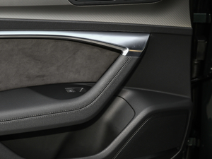 201955 TFSI quattro Ӹ g