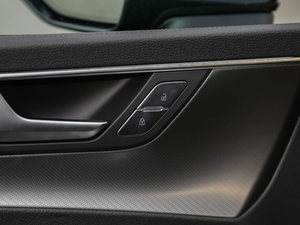 201955 TFSI quattro Ӹ g