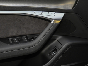 201955 TFSI quattro Ӹ g