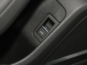 201955 TFSI quattro Ӹ g