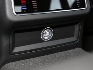 201955 TFSI quattro Ӹ g