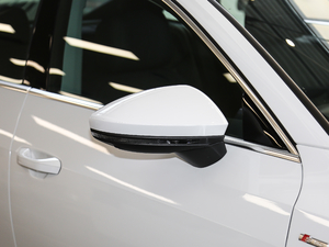 201955 TFSI quattro Ӹ (x)(ji)^