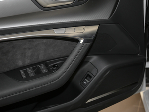 201955 TFSI quattro Ӹ g