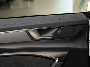 201955 TFSI quattro Ӹ g