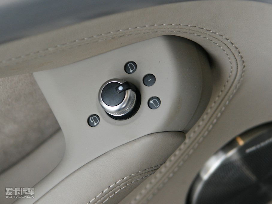 2009?yun)WA8 6.0W12 quattroŞ