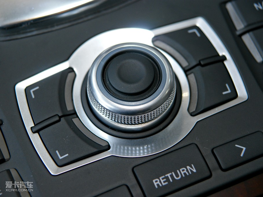 2009?yun)WA8 6.0W12 quattroŞ