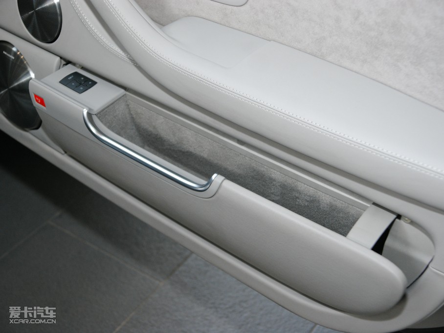 2009?yun)WA8 6.0W12 quattroŞ