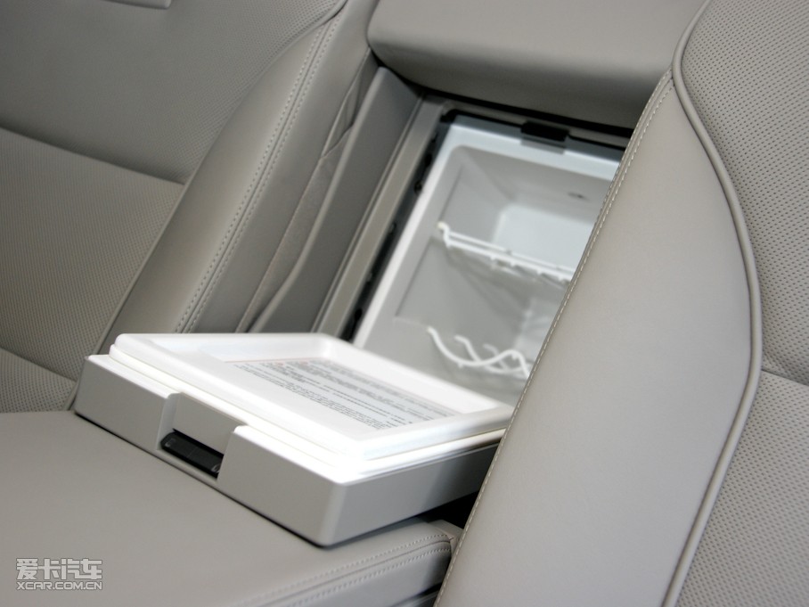 2009?yun)WA8 6.0W12 quattroŞ