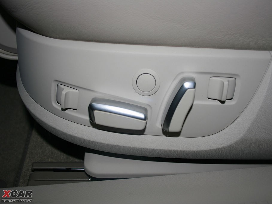 2009WA8 4.2FSI quattro F