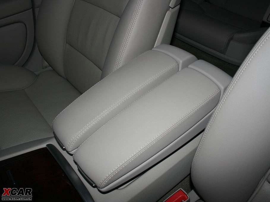 2009WA8 4.2FSI quattro F