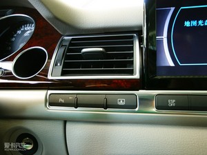 2009款3.0L 标准版 空调出风口