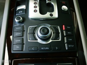 2009款3.0L 标准版 音响调节