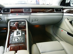 2009款3.0L 标准版 中控区