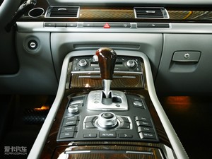 2009款3.0L 标准版 中控区