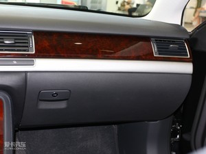 2009款3.0L 尊贵版 中控区