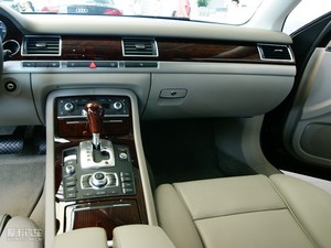 2009款2.8FSI 标准版 中控区