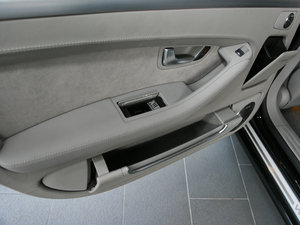 2009款6.0W12 quattro旗舰版 空间座椅