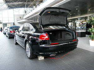 2009款6.0W12 quattro旗舰版 空间座椅