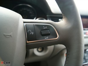 2009款3.0L 豪华版 中控区