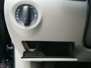 2009款3.0L 豪华版 中控区