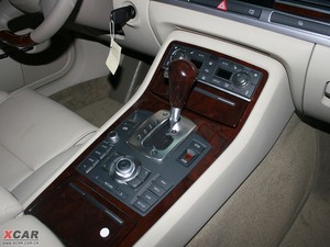 2009款4.2FSI quattro 尊贵版 中控区