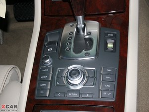 2009款4.2FSI quattro 尊贵版 中控区
