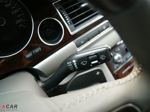 2009款3.0L 豪华版 中控区