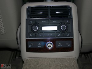 20094.2FSI quattro F g