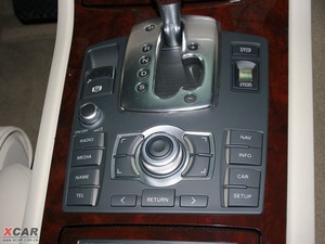 2009款4.2FSI quattro 尊贵版 中控区